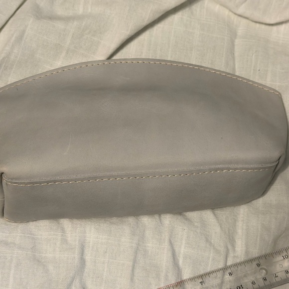 Portland Leather Total Eclipse Makeup Bag in Beluga New - Picture 3 of 4